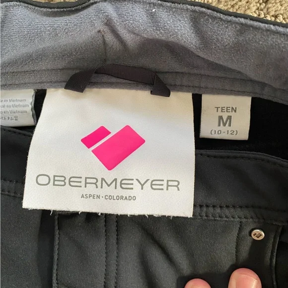 Black Obermeyer soft shell ski pants. Size Teen M (10-12).Excellent condition. - Picture 3 of 6